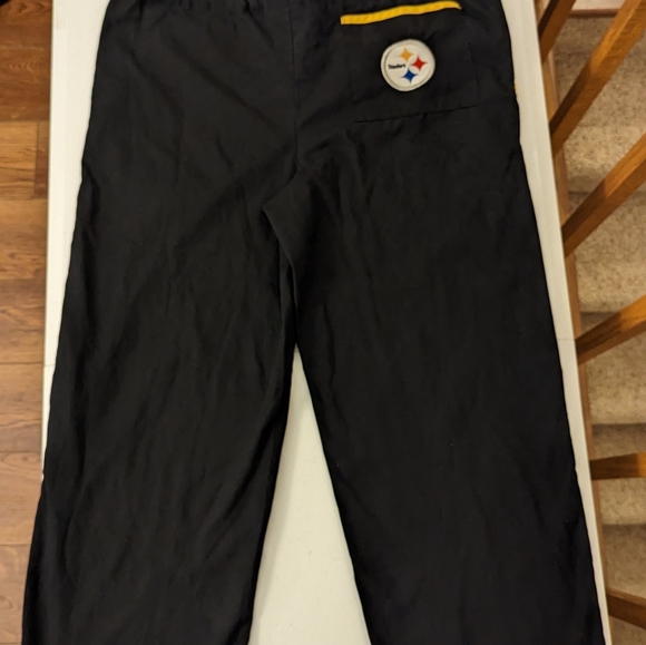 NFL Team- Pittsburgh Steelers scrub set - Picture 3 of 12